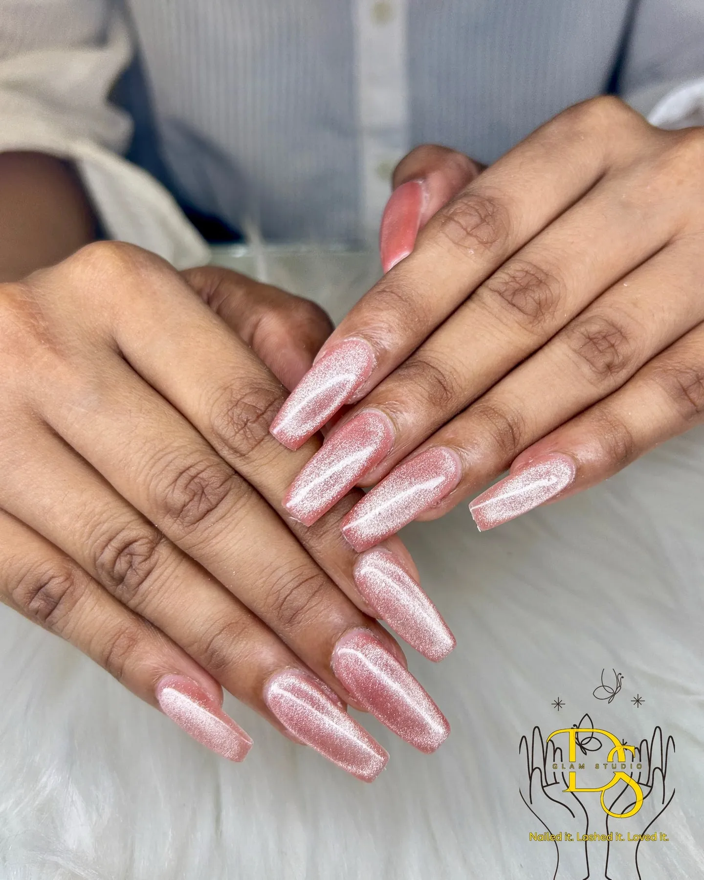 Pink ombré almond nails